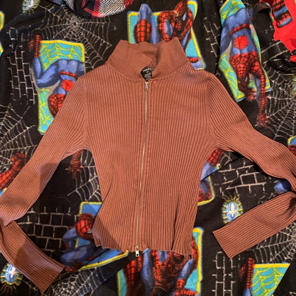 long sleeve zip up crop top